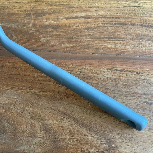 OXO Good Grips Large Silicone Turner for Non-Stick Cookware - Picture 3 of 5